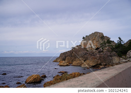 Window Rock,Window Rock,Window,Rock,Sosogi海灘,Sosogi海岸,輪島市,海岸,風景名勝區,風景名勝,天然紀念物,海,天空,藍色 Window Rock,Window Rock,Window,Rock,Sosogi海灘,Sosogi海岸,輪島市,海岸,風景名勝區,風景名勝,天然紀念物,海,天空,藍色 102124241
