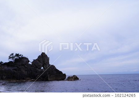 Window Rock, Window Rock, Window, Rock, Sosogi Beach, Sosogi Kaigan, Wajima City, Coast, Scenic Spot, Scenic Beauty, Natural Monument, Sea, Sky, Blue Window Rock, Window Rock, Window, Rock, Sosogi Beach, Sosogi Kaigan, Wajima City, Coast, Scenic Spot, Scenic Beauty, Natural Monument, Sea, Sky, Blue 102124265