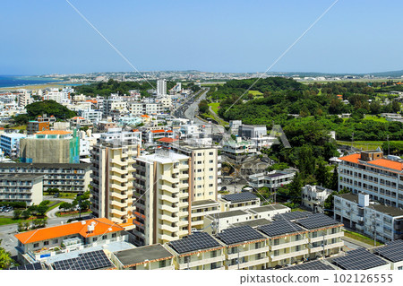 從沖繩本島北谷町美濱眺望嘉手納地區 從沖繩本島北谷町美濱眺望嘉手納地區 102126555