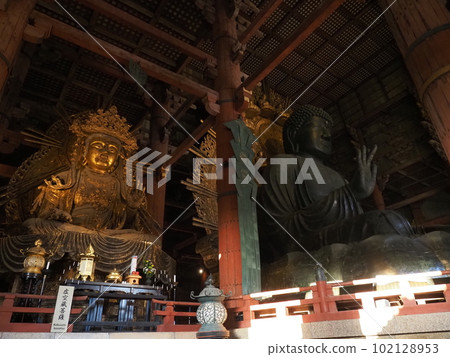 國藏菩薩與盧舍那佛像(奈良東大寺) 國藏菩薩與盧舍那佛像(奈良東大寺) 102128953