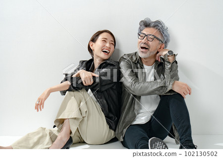 casual fashion couple 102130502