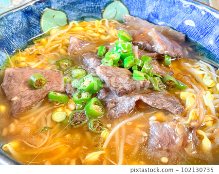 中國四川菜，酸辣湯（辣牛肉煮） 102130735