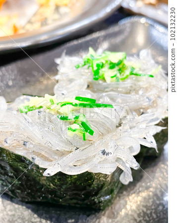 Gunkanmaki with fresh whitebait from Suruga Bay Gunkanmaki with fresh whitebait from Suruga Bay 102132230