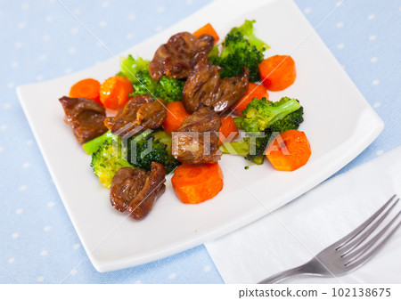 Chicken hearts with vegetables Chicken hearts with vegetables 102138675