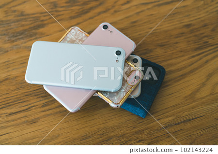 multiple smartphones multiple smartphones 102143224