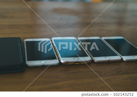 多個智能手機 102143252