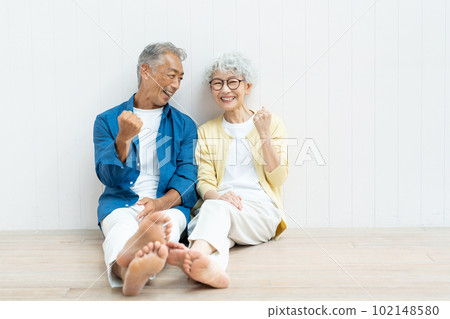年長夫婦 102148580