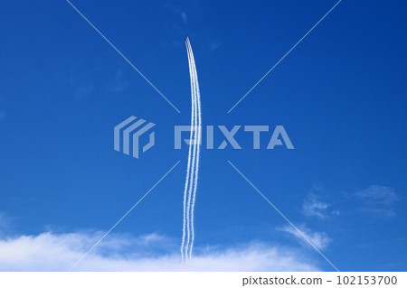 Blue impulse acrobatic flight 102153700