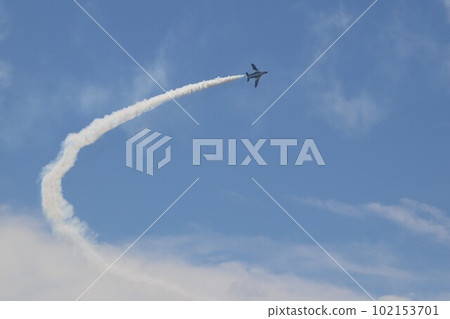 Blue impulse acrobatic flight 102153701