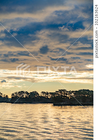 日本三大名勝之一的松島 晨景 宮城縣松島町 日本三大名勝之一的松島 晨景 宮城縣松島町 102163624