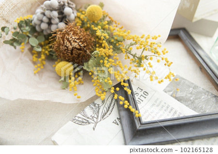 Bouquet of dried flowers and decor 102165128