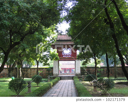 越南最古老的大學文廟歸文閣 102171379