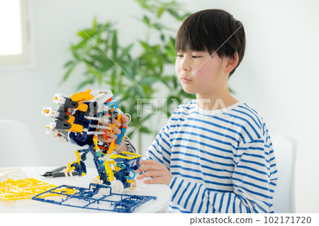 Kids plastic model 102171720