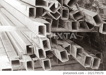 Iron rectangular pipes. Construction fittings. Metal materials for construction. 102179570