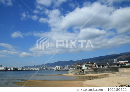蘆屋川(兵庫縣蘆屋市)從河口附近看到的街景 蘆屋川(兵庫縣蘆屋市)從河口附近看到的街景 102180821