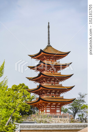 Itsukushima Shrine five-storied pag 102181705
