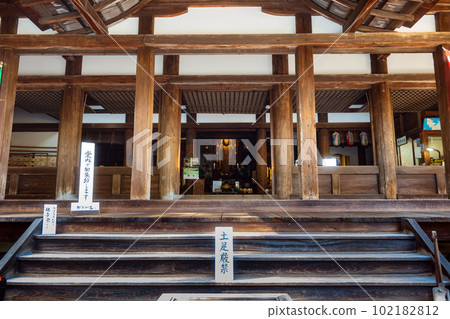 Shiga Miidera Shakado 102182812