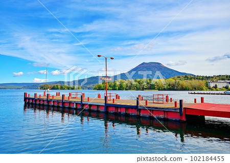 Magnificent Hokkaido A superb view overlooking Lake Akan and Mt. Oakan 102184455