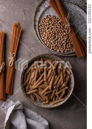 Gluten free pasta, chickpeas and lentils 102190212