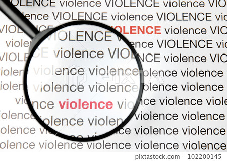 Word VIOLENCE under magnifying glass on white background, top view 102200145