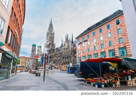慕尼黑瑪利亞廣場的早晨 102205316