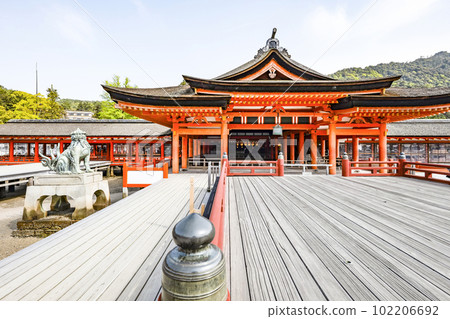 Itsukushima Shrine High Stage/Main Hall Itsukushima Shrine High Stage/Main Hall 102206692
