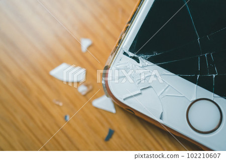 手機屏幕裂開 手機屏幕裂開 102210607