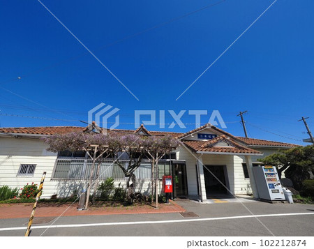 JR Shikoku Sanbonmatsu Station [Sanbonmatsu, Higashikagawa City, Kagawa Prefecture] 102212874