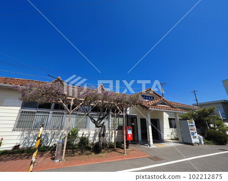 JR Shikoku Sanbonmatsu Station [Sanbonmatsu, Higashikagawa City, Kagawa Prefecture] 2 102212875