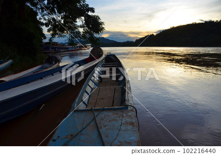 <Laos> Luang Prabang and the banks of the Mekong River 102216440