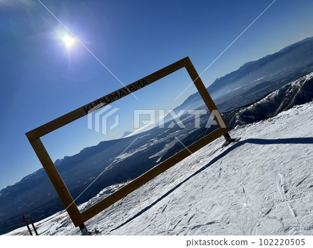 Snow scene at Kurumayama Ski Park in Nagano Prefecture Sunny Snow scene at Kurumayama Ski Park in Nagano Prefecture Sunny 102220505