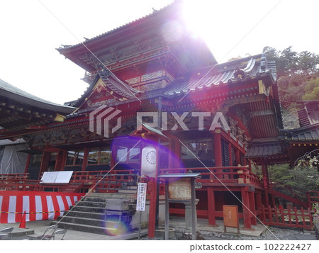 靜岡縣靜岡市靜岡淺間神社和逆光拍攝的彩色光暈和鬼影照片 靜岡縣靜岡市靜岡淺間神社和逆光拍攝的彩色光暈和鬼影照片 102222427