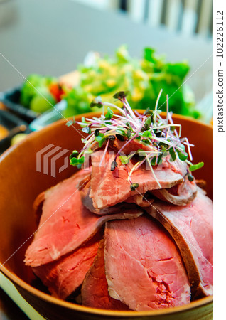 Roast beef bowl 102226112