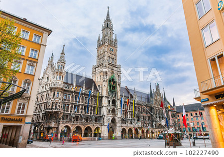 慕尼黑瑪利亞廣場的早晨 102227490