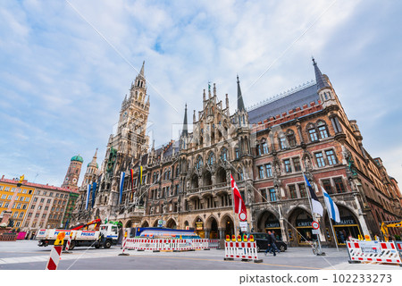 Munich Marienplatz in the morning Munich Marienplatz in the morning 102233273