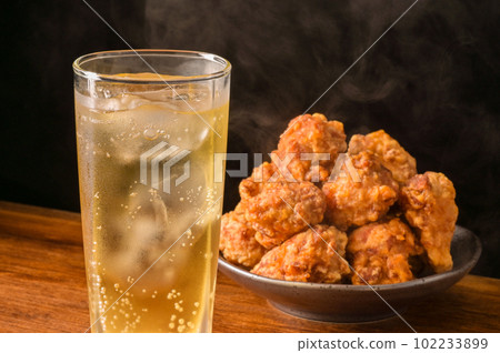 Highball and fried chicken Highball and fried chicken 102233899