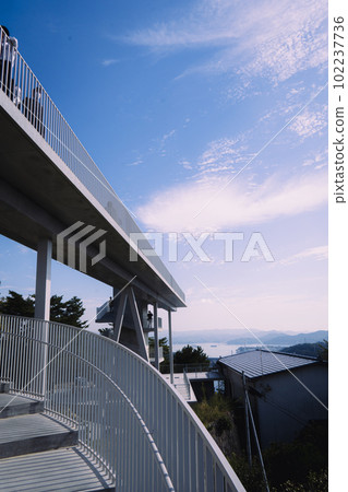 由混凝土製成的橋形觀景台 102237736