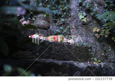 樓梯上的石貓俑 樓梯上的石貓俑 102237739