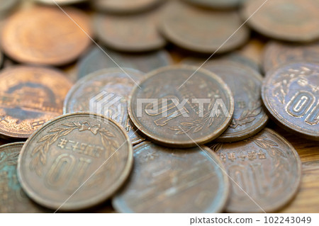 A lot of 10 yen coins A lot of 10 yen coins 102243049