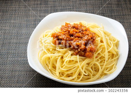 Meat sauce pasta (spaghetti meat sauce). Meat sauce pasta (spaghetti meat sauce). 102243356