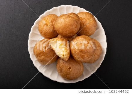 Mini cream puff 102244462