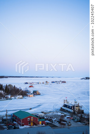 湖上城市 湖上城市 102245407