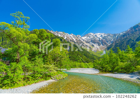 [風景]初夏的上高地[長野縣] 102248262
