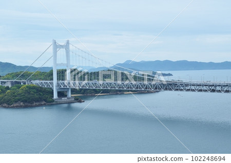 從岡山鷲山第二展望台望去的瀨戶大橋 從岡山鷲山第二展望台望去的瀨戶大橋 102248694