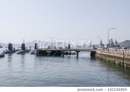 Port scenery seen from Kure City Park "Alley Karasukojima" 102248904