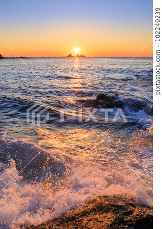 Kanagawa Manazuru_Dawn scenery from Mitsuishi 102249239