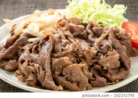 薑汁烤牛肉。 102252795