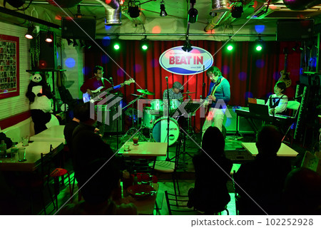 Live performance of the blues band Senshuya Paradise, active mainly in Osaka. Live performance of the blues band Senshuya Paradise, active mainly in Osaka. 102252928