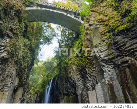 Miyazaki Takachiho_Manai Falls and the surrounding scenery Miyazaki Takachiho_Manai Falls and the surrounding scenery 102254832