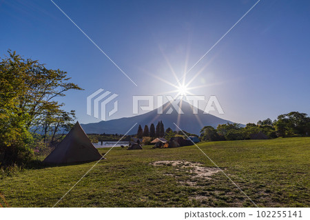 (Shizuoka Prefecture) Lake Tanuki Lakeside Campsite Diamond Fuji 102255141